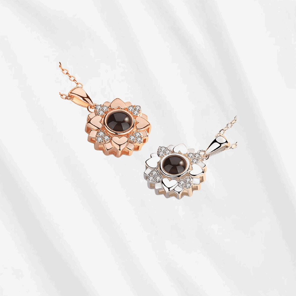 Flower projection necklace is delicate and elegant.