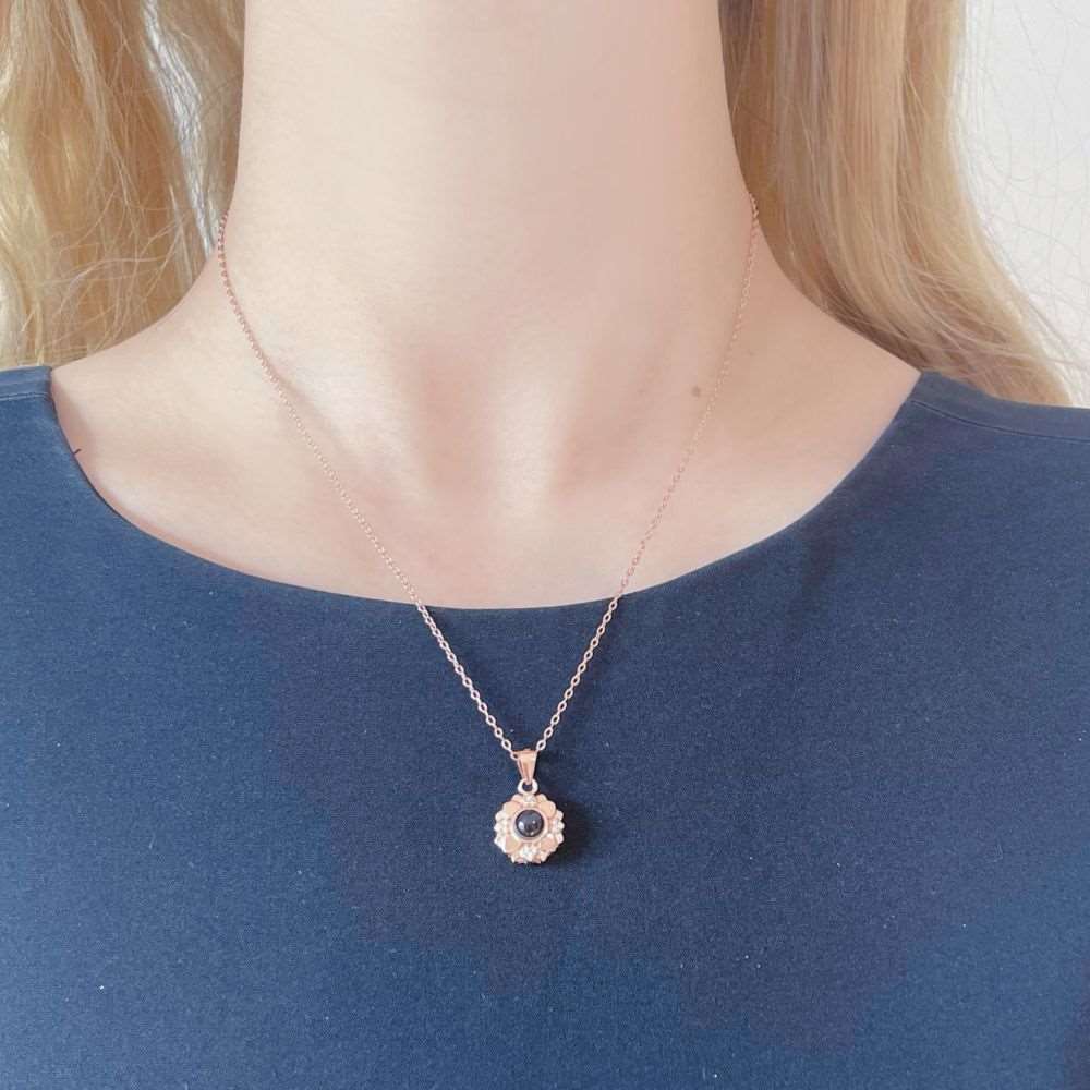 Necklace with picture inside