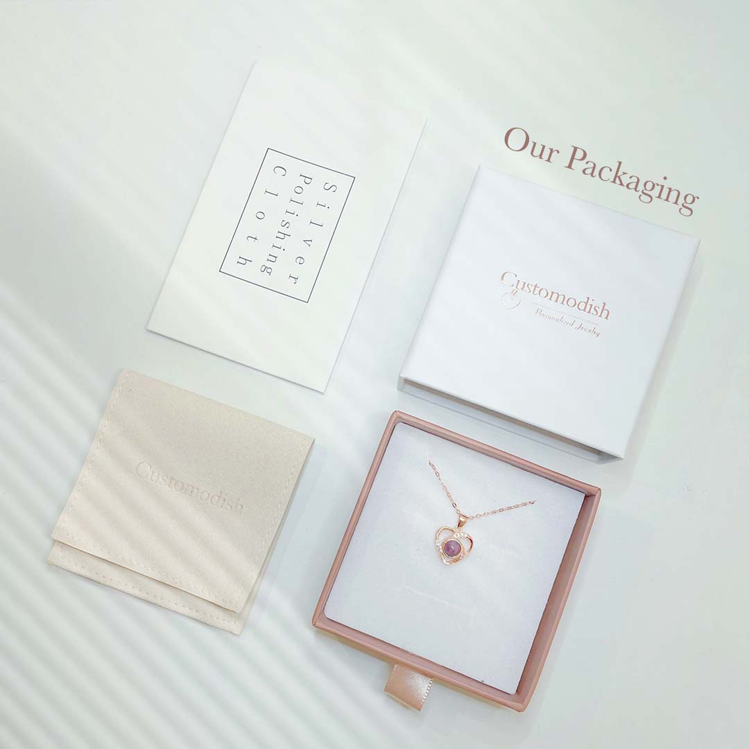 Customodish offers free gift packaging for easy gift giving.