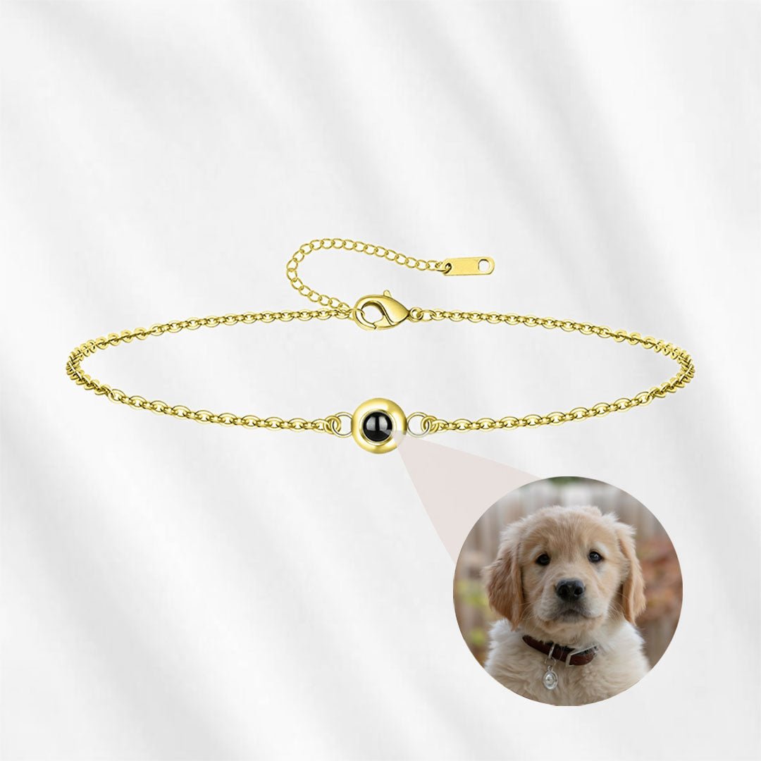 Bracelet with photo projection in gold