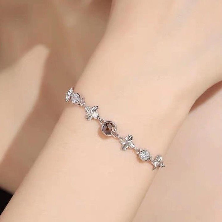S925 silver clover bracelet for her with personalized photo projection.