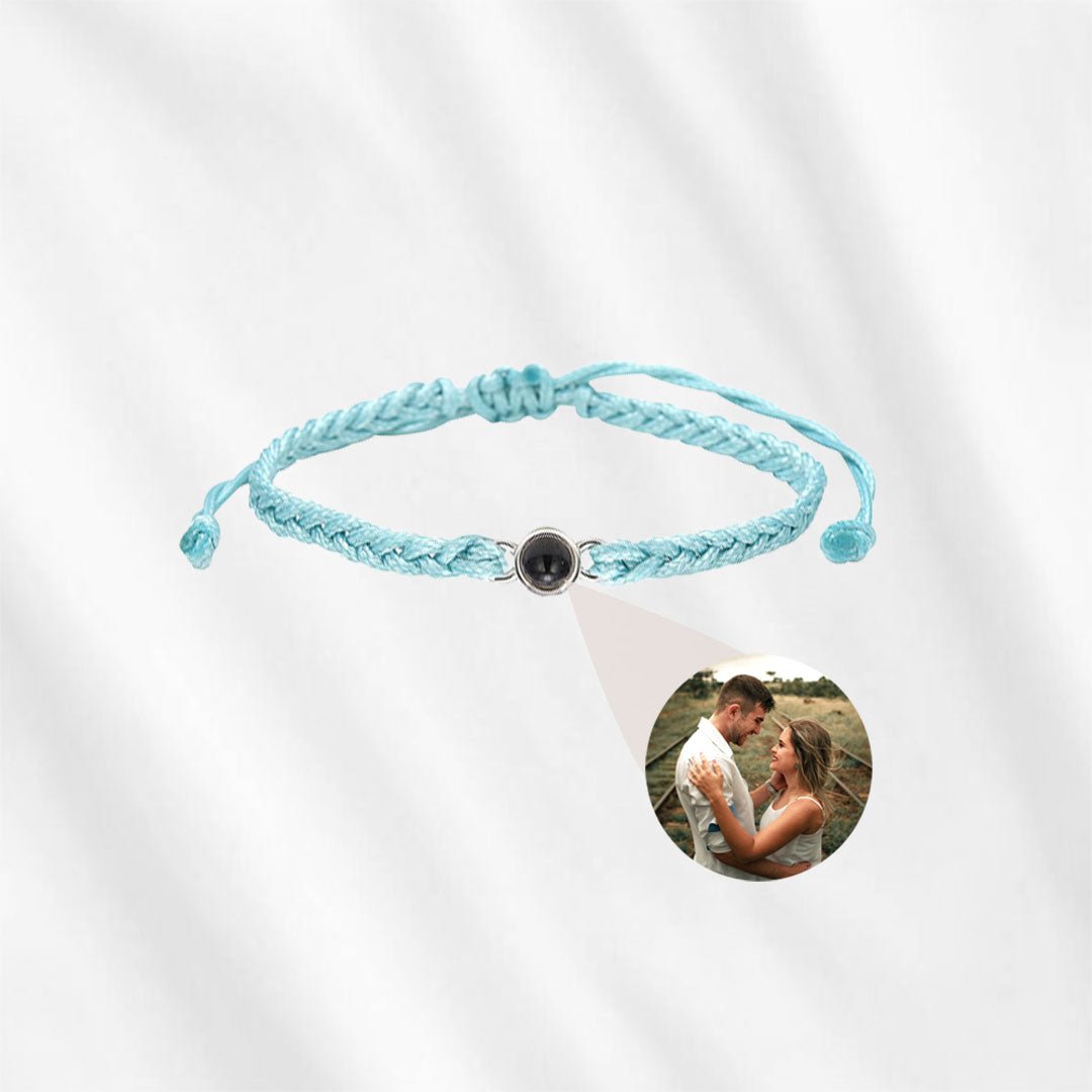 Projection bracelet with picture in blue.