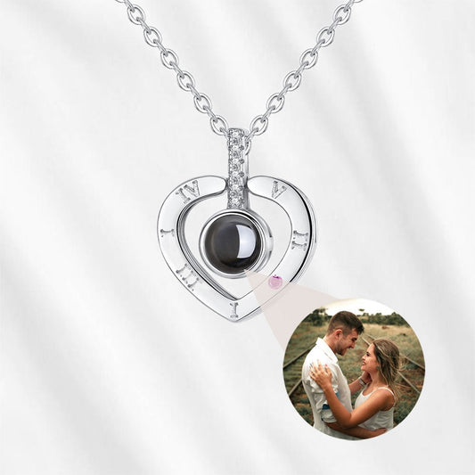 Heart picture necklace with photo projection