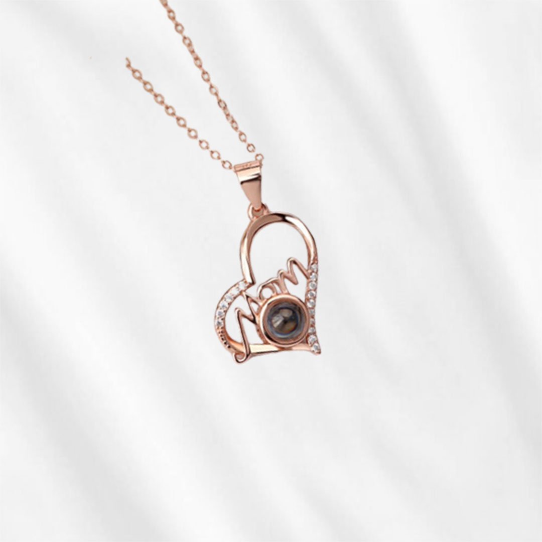 Choosing a gift for Mother's Day 2023? Check out the photo projection necklace!