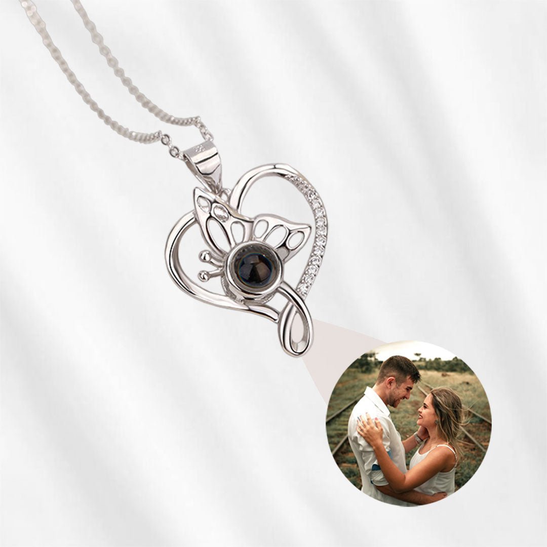 necklace with picture inside projection stone