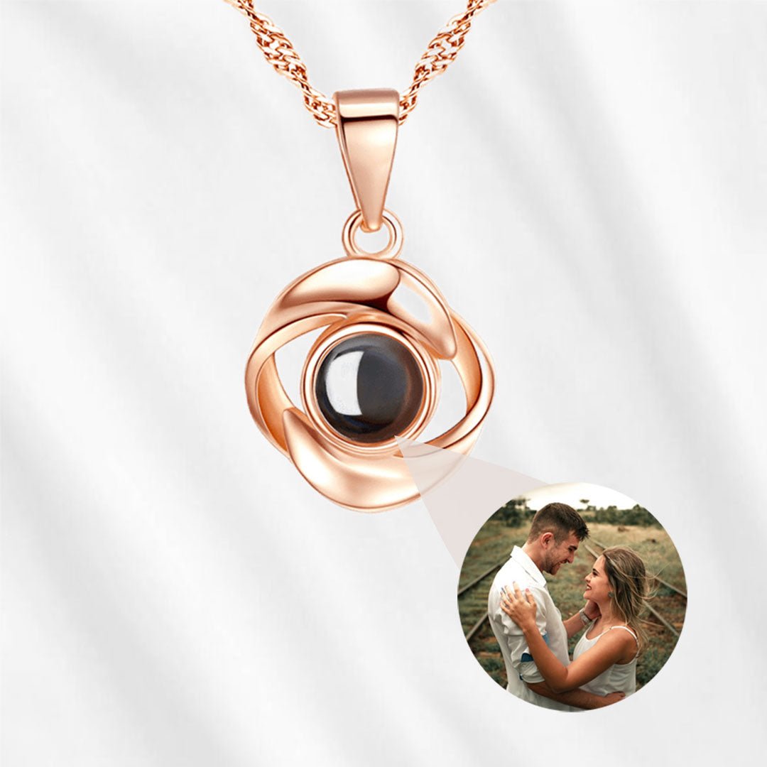 Photo projection necklace rosebud